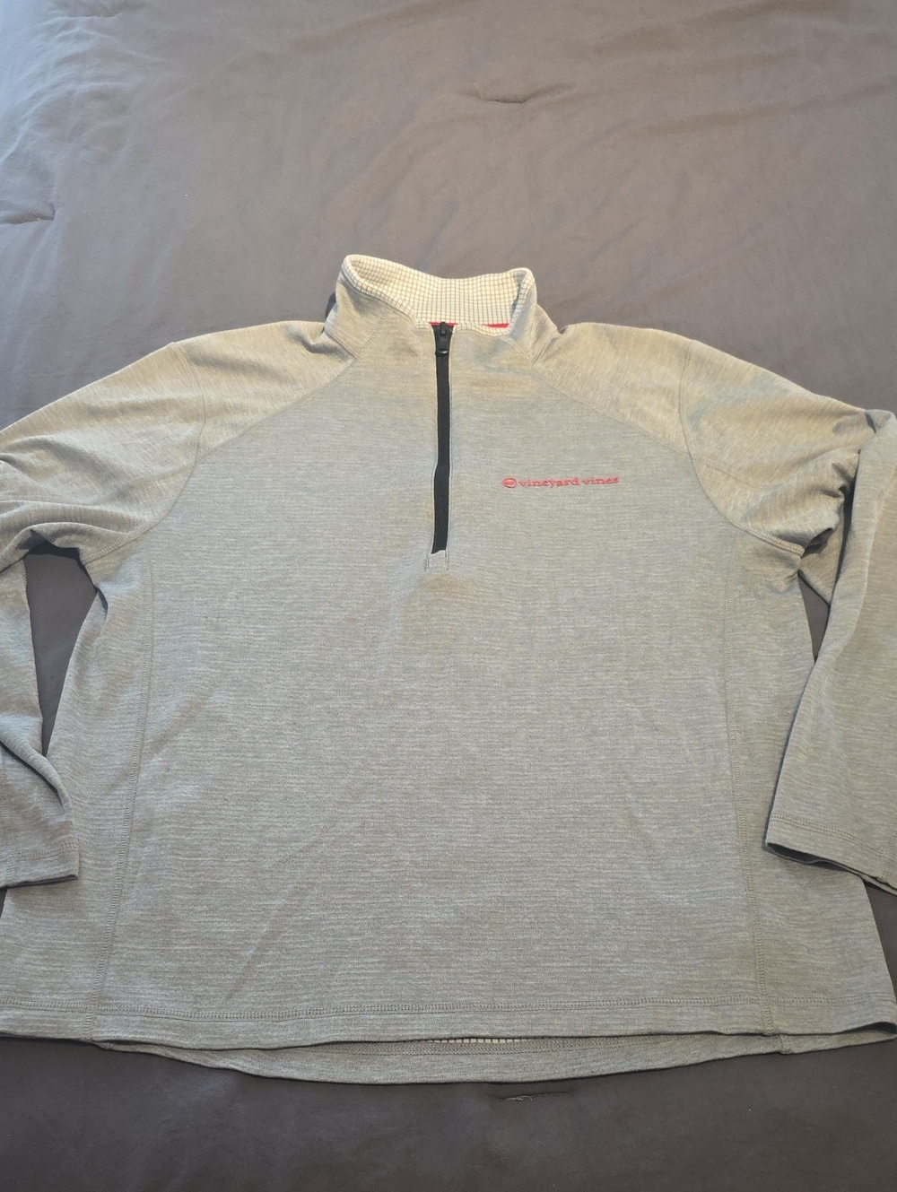 Vineyard Vines Men's Light Gray Quarter-Zip Pullover with Black Trim